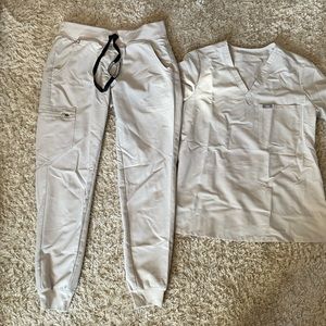 FIGS STONE COLOR SCRUB SET - SMALL